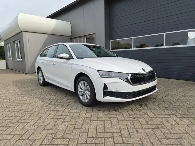 Skoda Octavia view 6