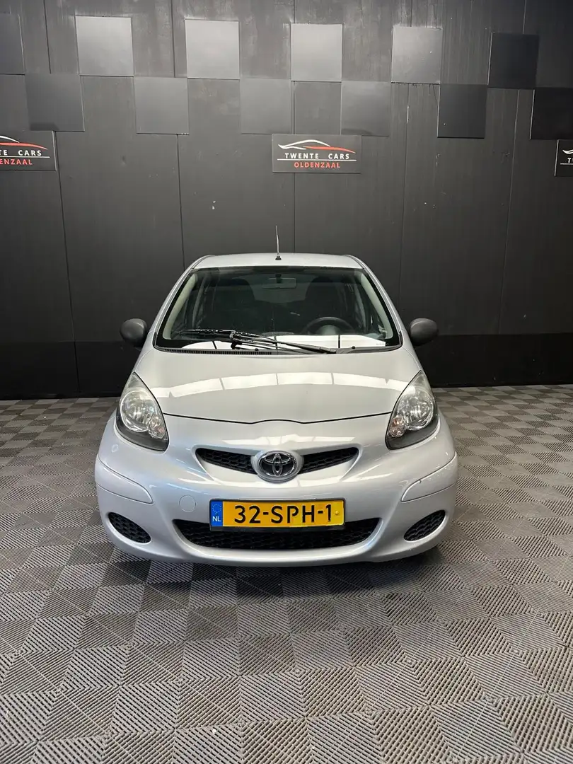 Toyota Aygo 1.0-12V Now | Airco | Nieuwe APK | Grijs - 2