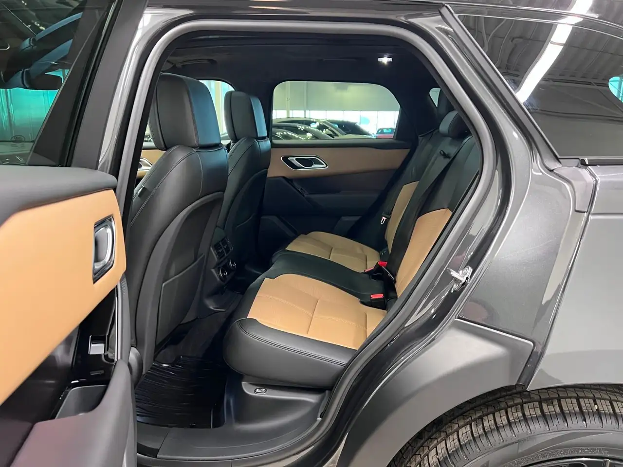 Land Rover Range Rover Velar снимка Land Rover Range Rover Velar