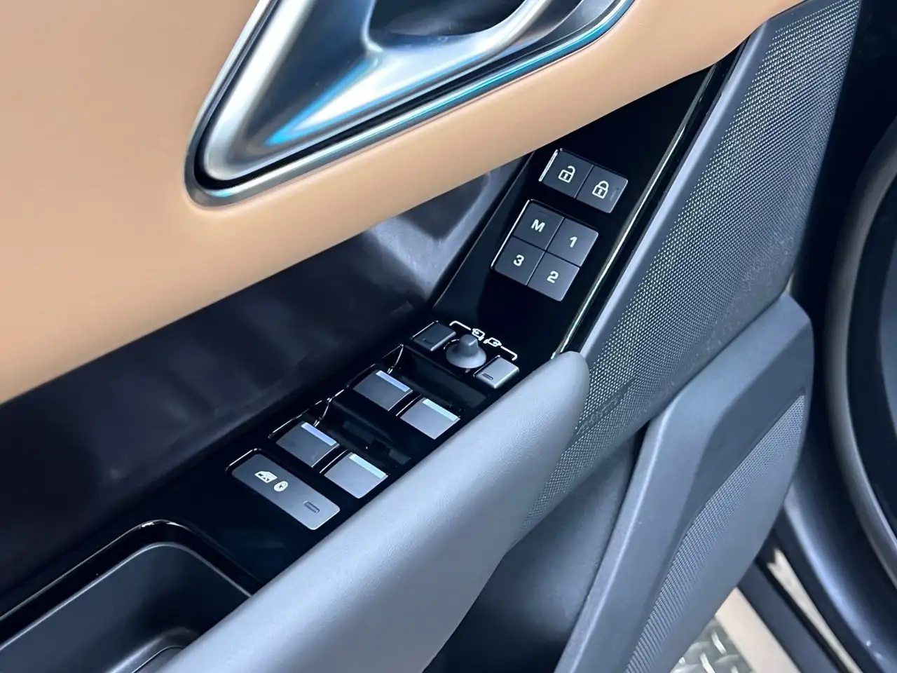 Land Rover Range Rover Velar снимка Land Rover Range Rover Velar