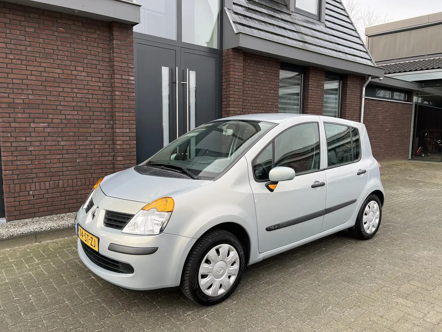 Renault Modus 1.6-16V Tech Road AUTOMAAT | TREKHAAK | AIRCO | NI Grijs - 1