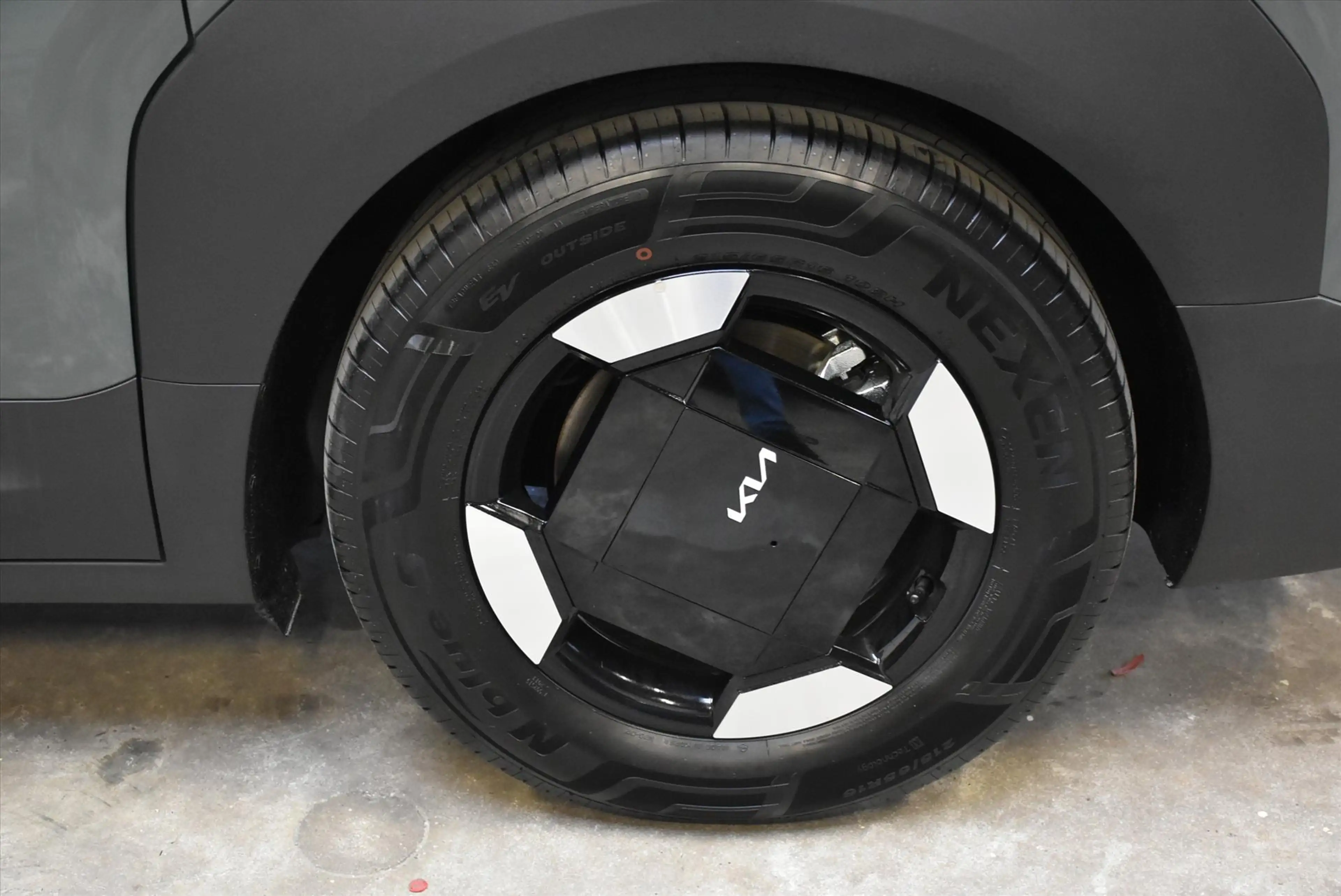 Kia PV5 Passenger 71,2 kWh Elite Executive — photo 15
