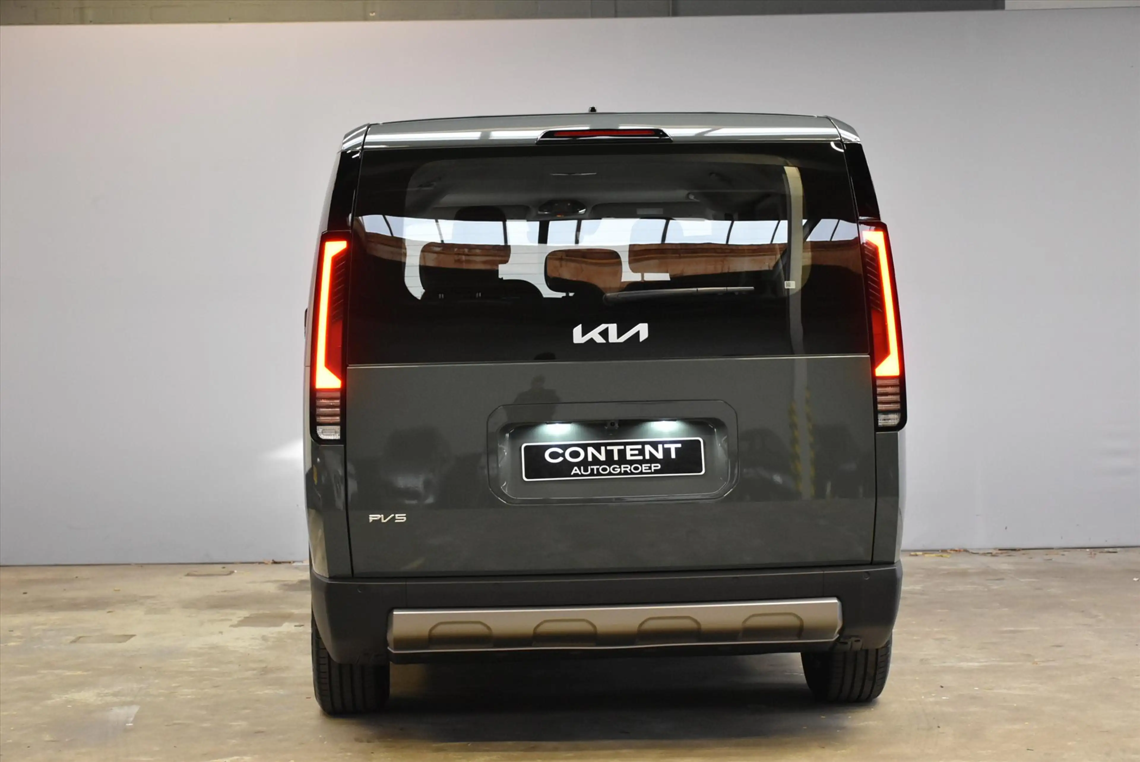 Kia PV5 Passenger 71,2 kWh Elite Executive — photo 8