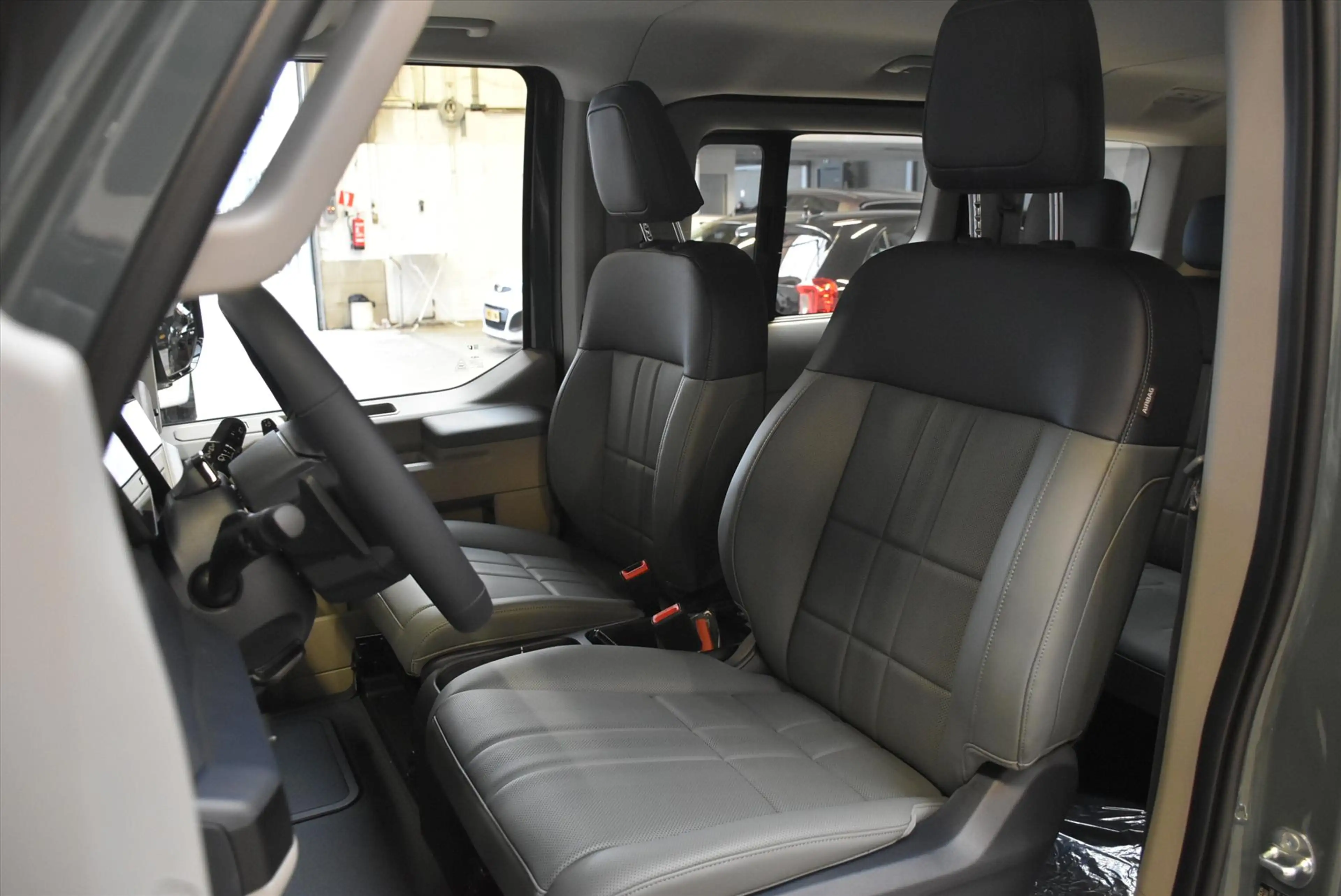 Kia PV5 Passenger 71,2 kWh Elite Executive — photo 10