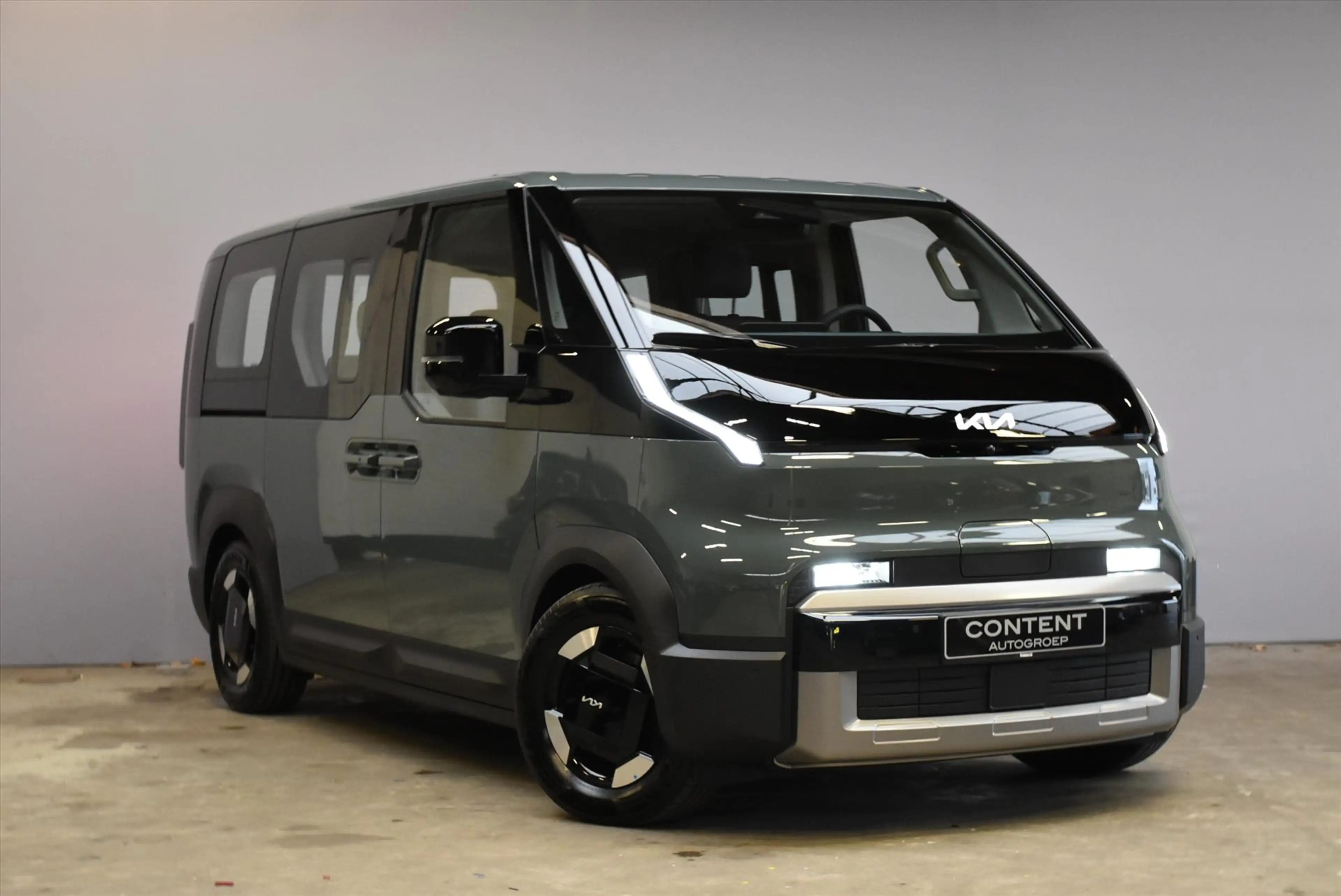 Kia PV5 Passenger 71,2 kWh Elite Executive — photo 4