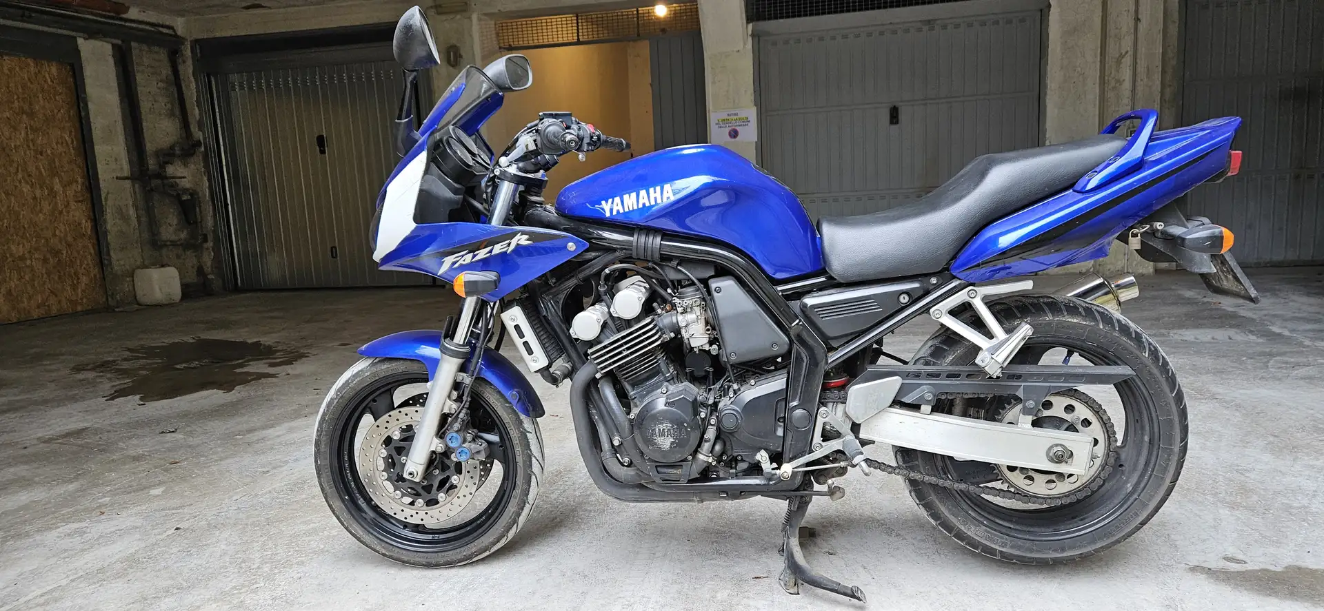 Yamaha FZS 600 Azul - 1