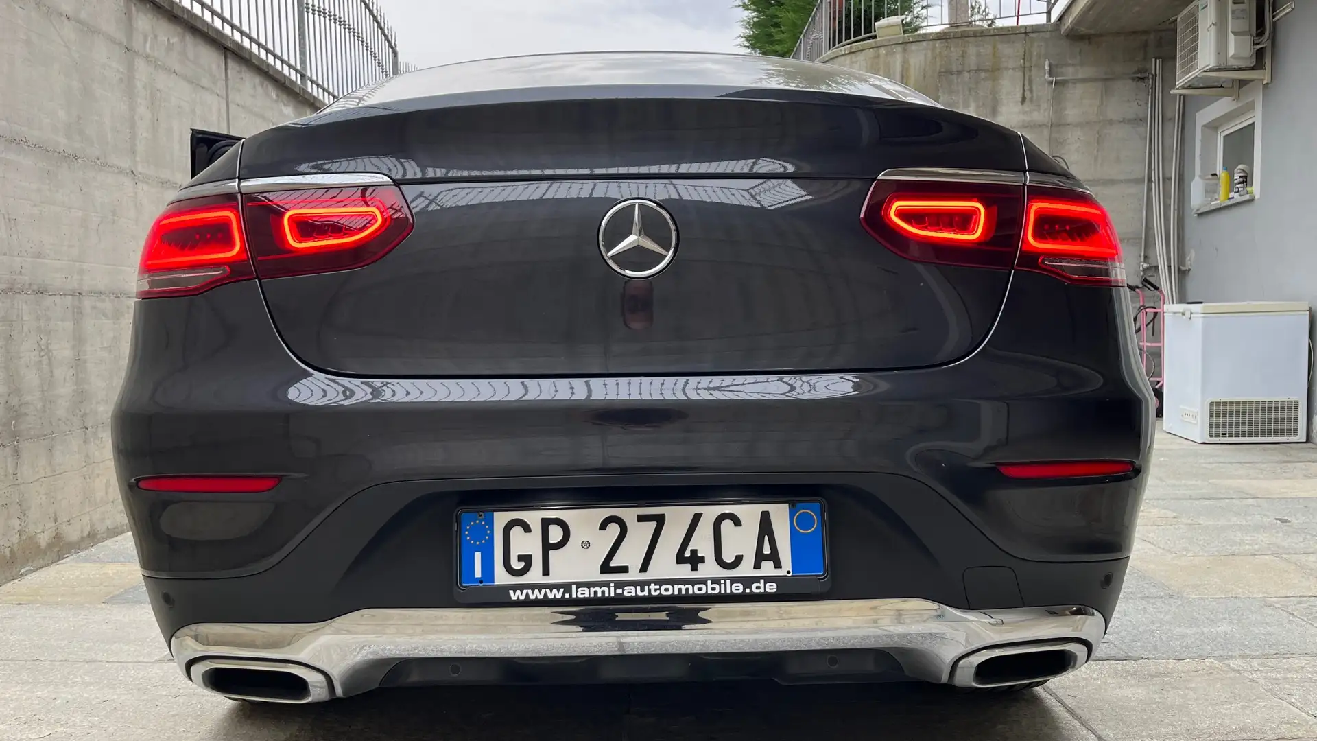 Mercedes-Benz GLC 200 Coupe d Executive 4matic auto Zwart - 2