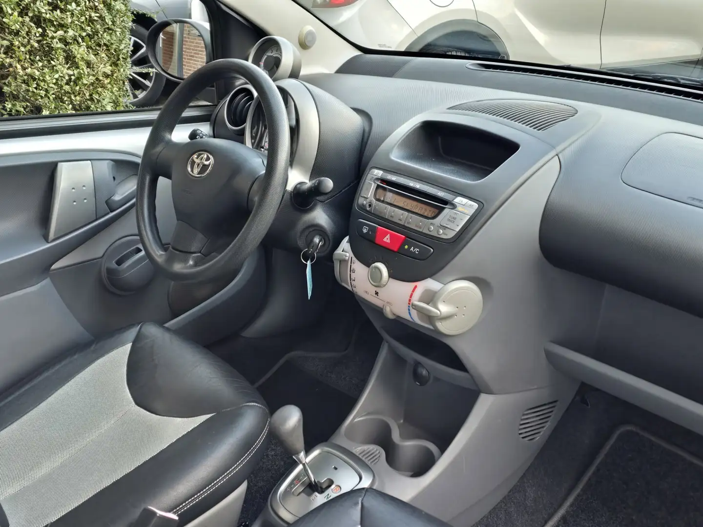 Toyota Aygo 1.0-12V Sport Automaat |Lage Km Nap |Airco |107 |C siva - 2