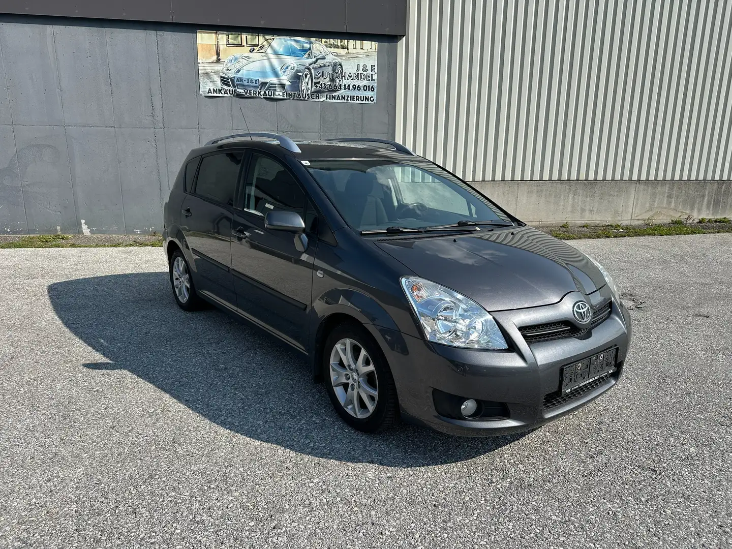 Toyota Corolla Verso 2,2 D-4D 135 Linea Luna DPF Gris - 1