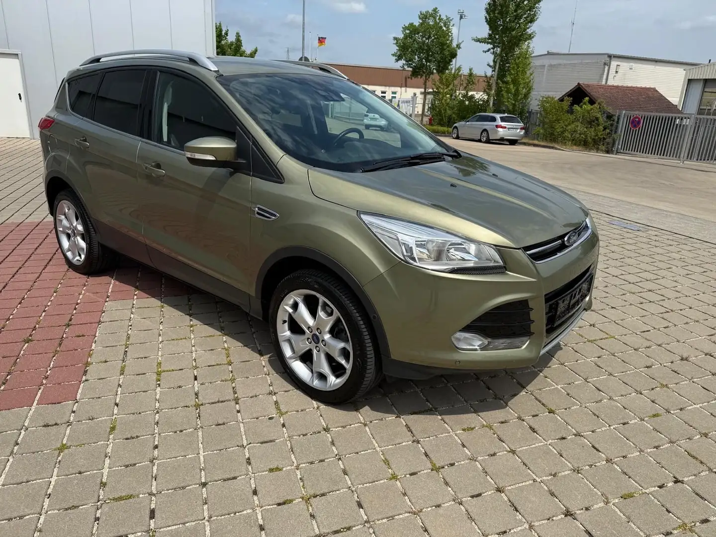 Ford Kuga Titanium Vert - 1