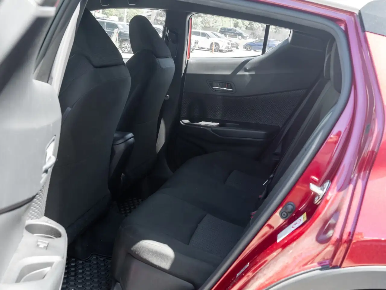 Toyota C-HR снимка Toyota C-HR