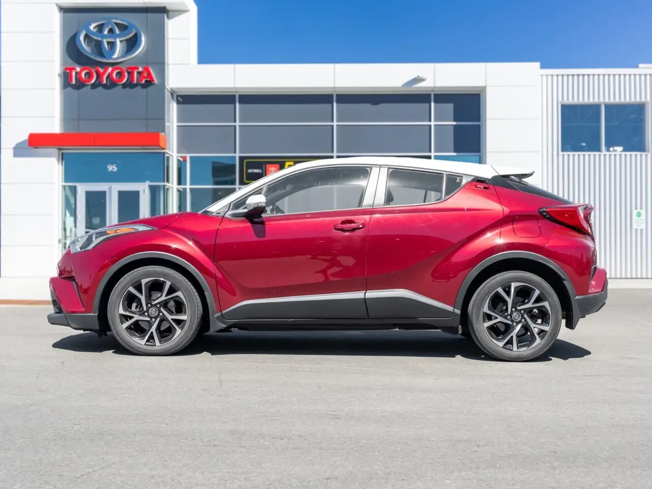 Toyota C-HR снимка Toyota C-HR