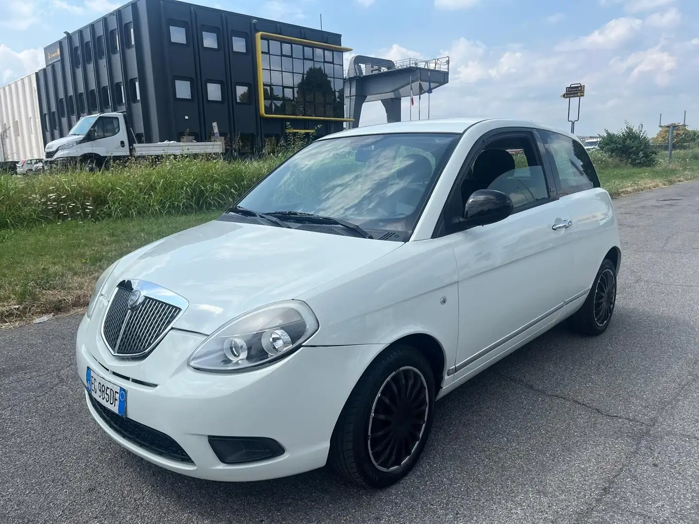 Lancia Ypsilon Ypsilon 1.3 MJT 75 CV Bianco - 1