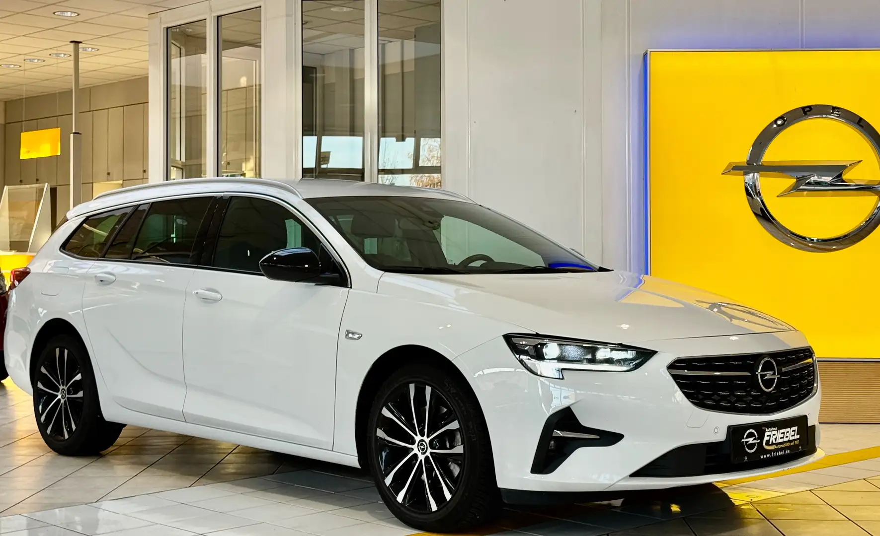 Opel Insignia Ultimate/LED/Navi/AT/AHZV/Sitzh/Lenkhzg/Leder/Voll Blanco - 1