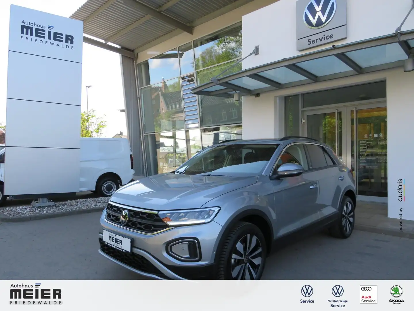 Volkswagen T-Roc Move 1.5TSI DSG AHK Navi Ganzjahr Kamera Argent - 1
