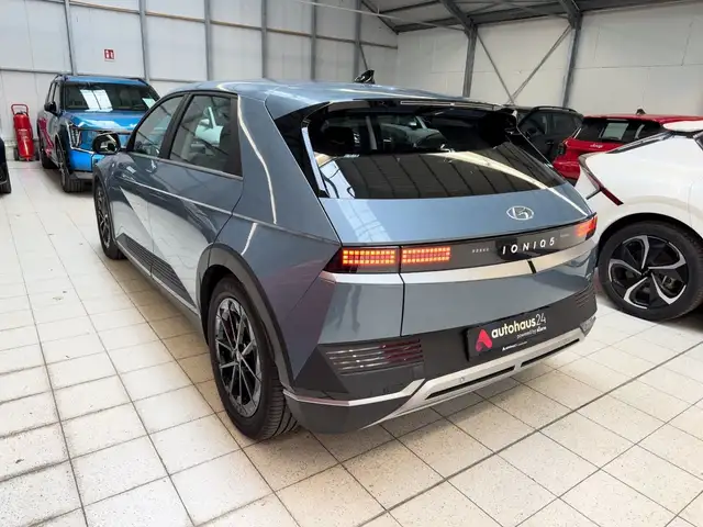 Hyundai Ioniq 5 view 4