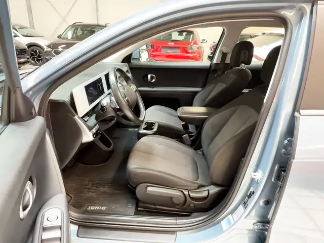 Hyundai Ioniq 5 view 8