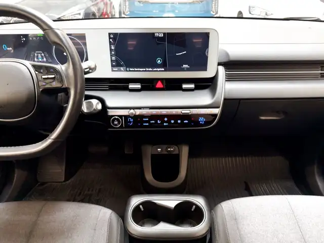 Hyundai Ioniq 5 view 11