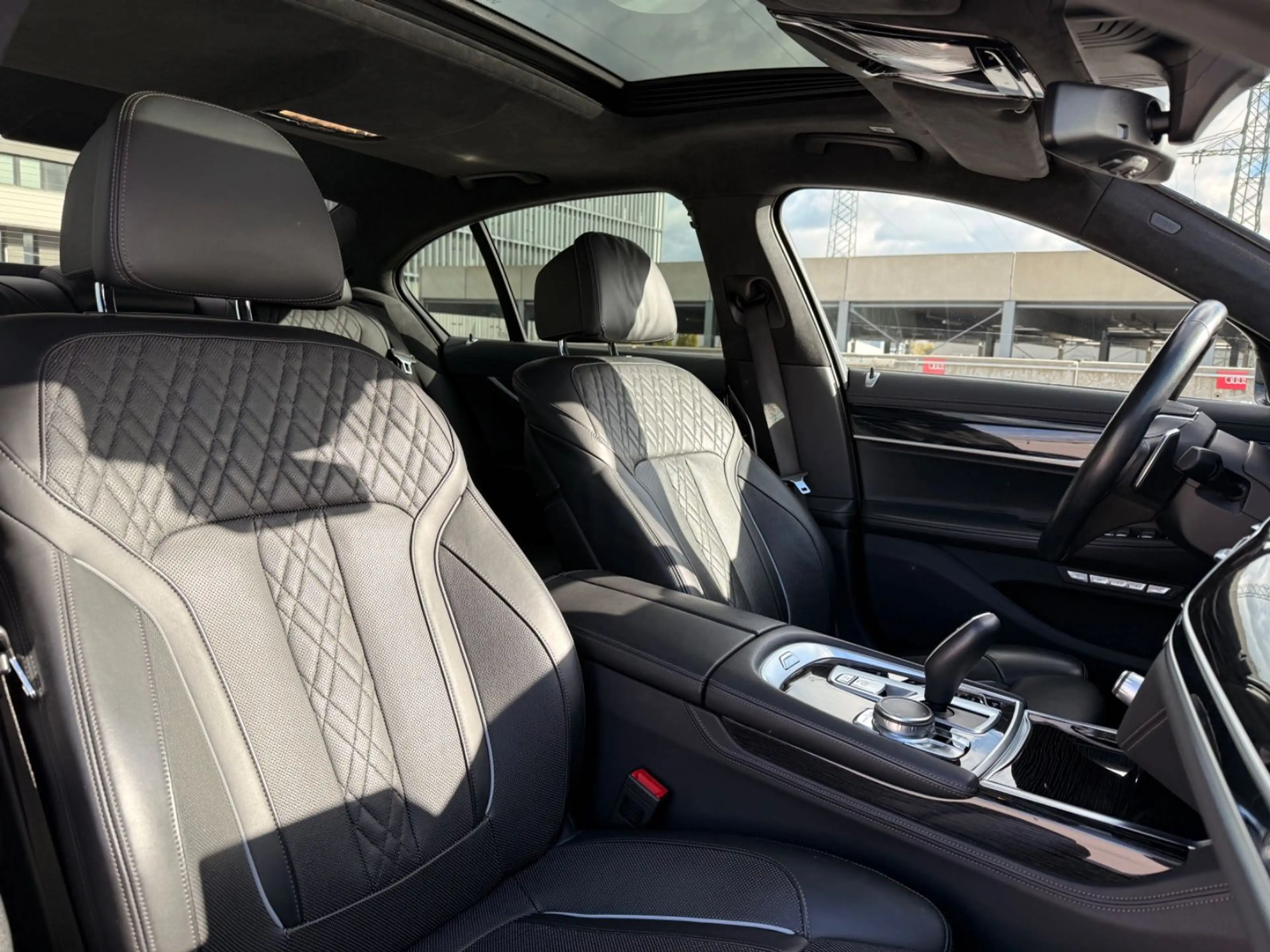 BMW 730 d xDrive M-Paket Pano ACC Massage 21 Zoll — photo 14