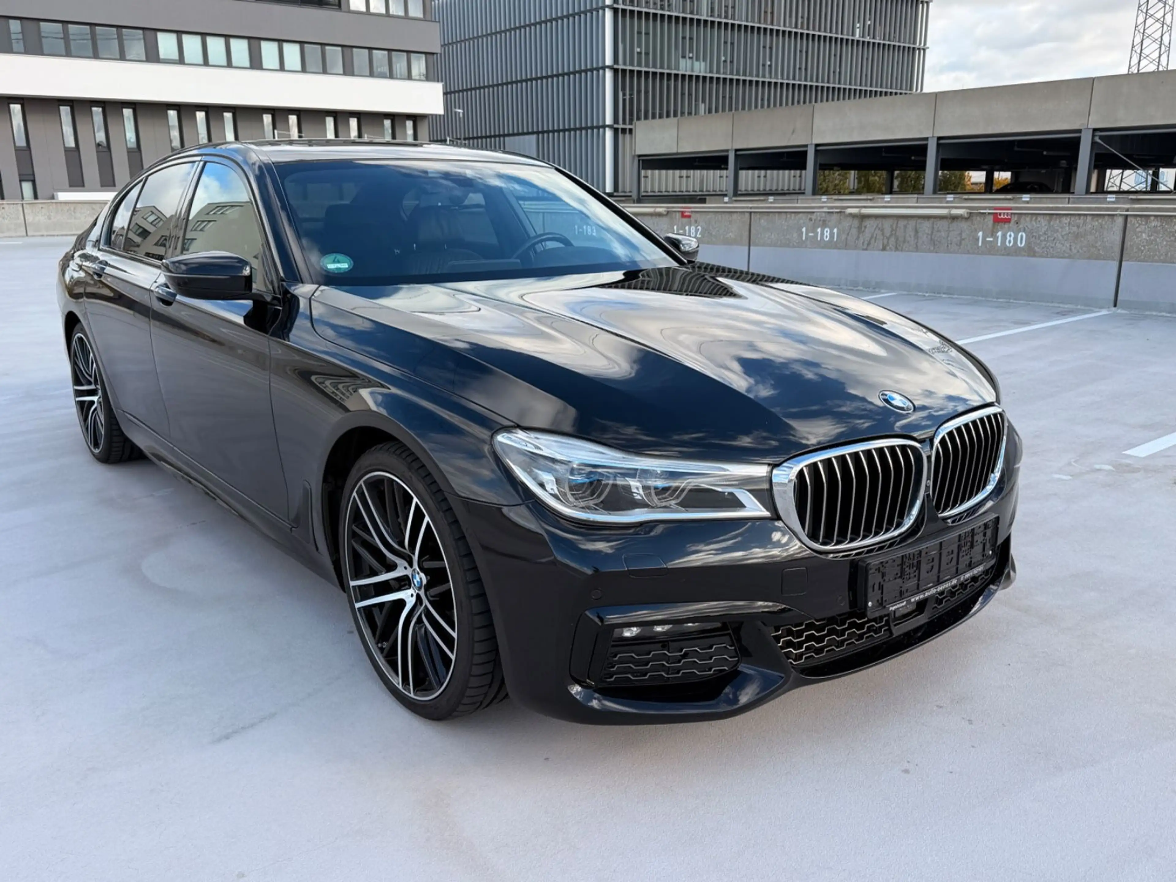 BMW 730 d xDrive M-Paket Pano ACC Massage 21 Zoll — photo 4