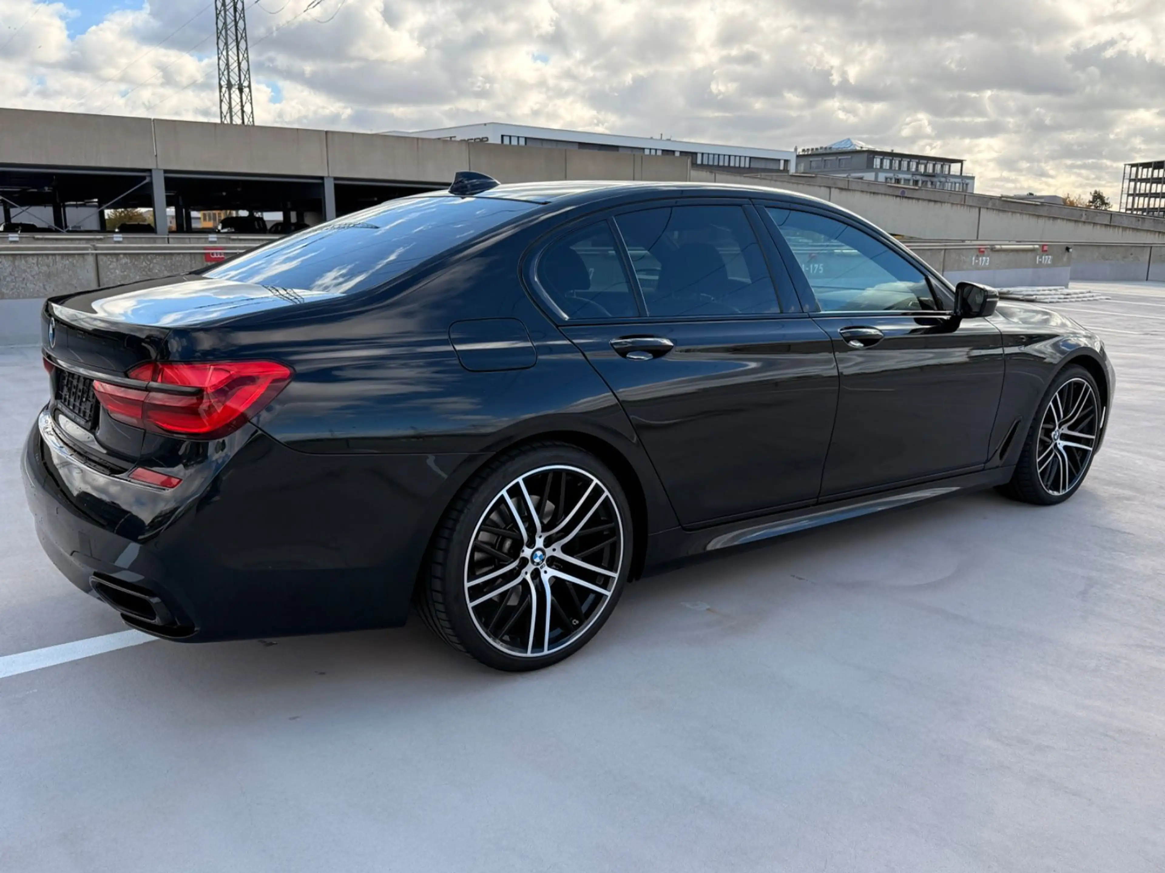 BMW 730 d xDrive M-Paket Pano ACC Massage 21 Zoll — photo 6