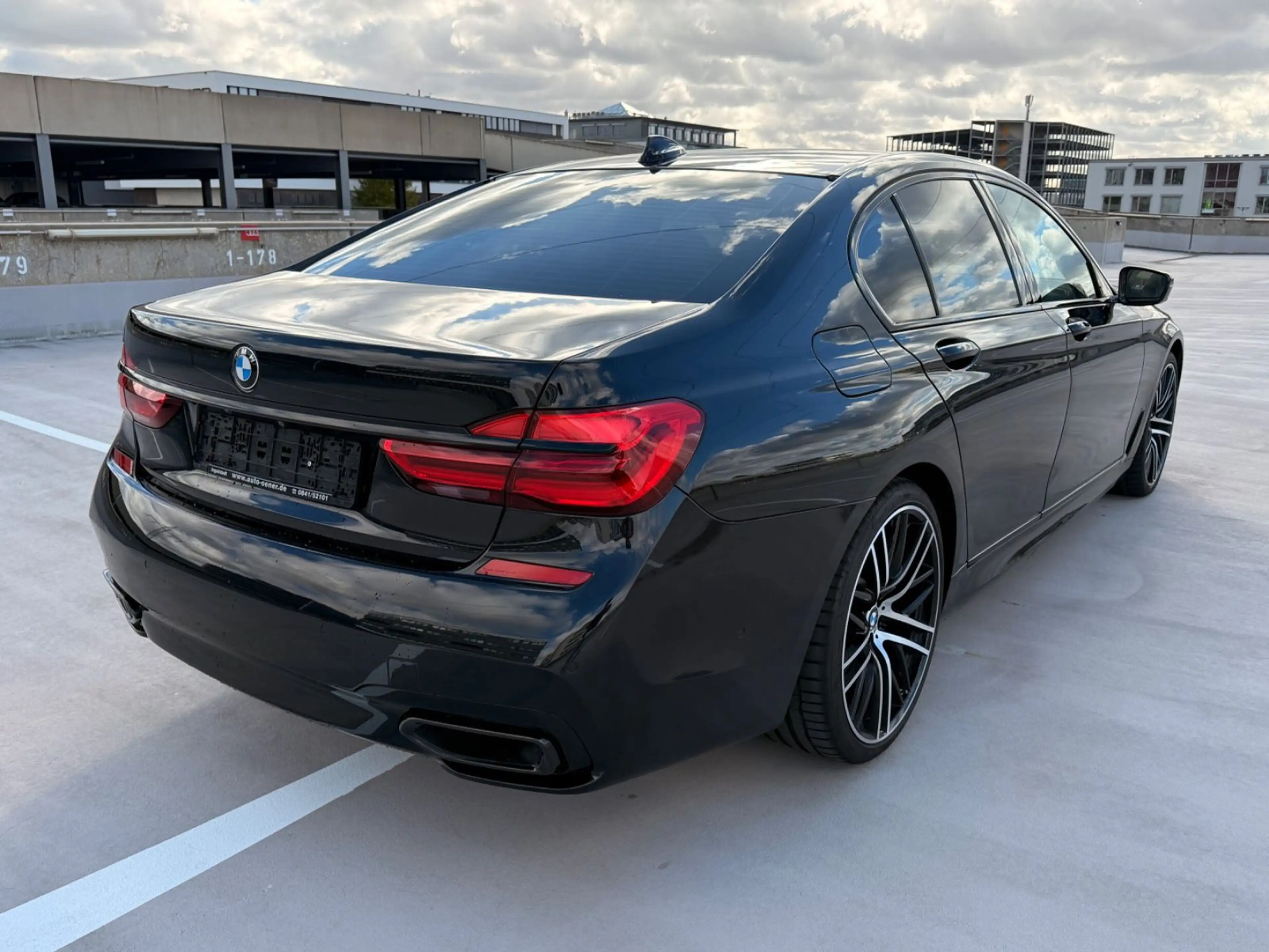 BMW 730 d xDrive M-Paket Pano ACC Massage 21 Zoll — photo 7
