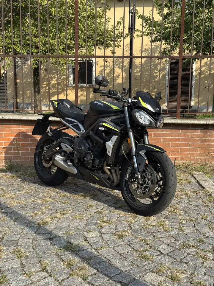 Triumph Street Triple RS