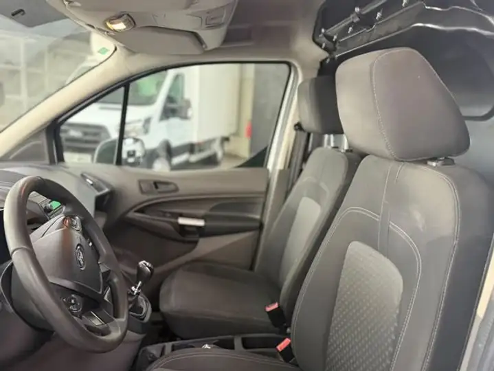 Ford Transit Connect 2023, foto 10
