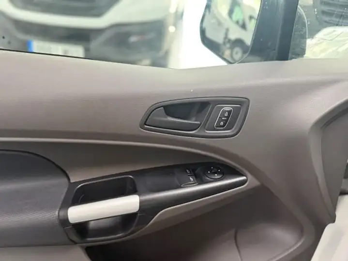 Ford Transit Connect 2023, foto 14