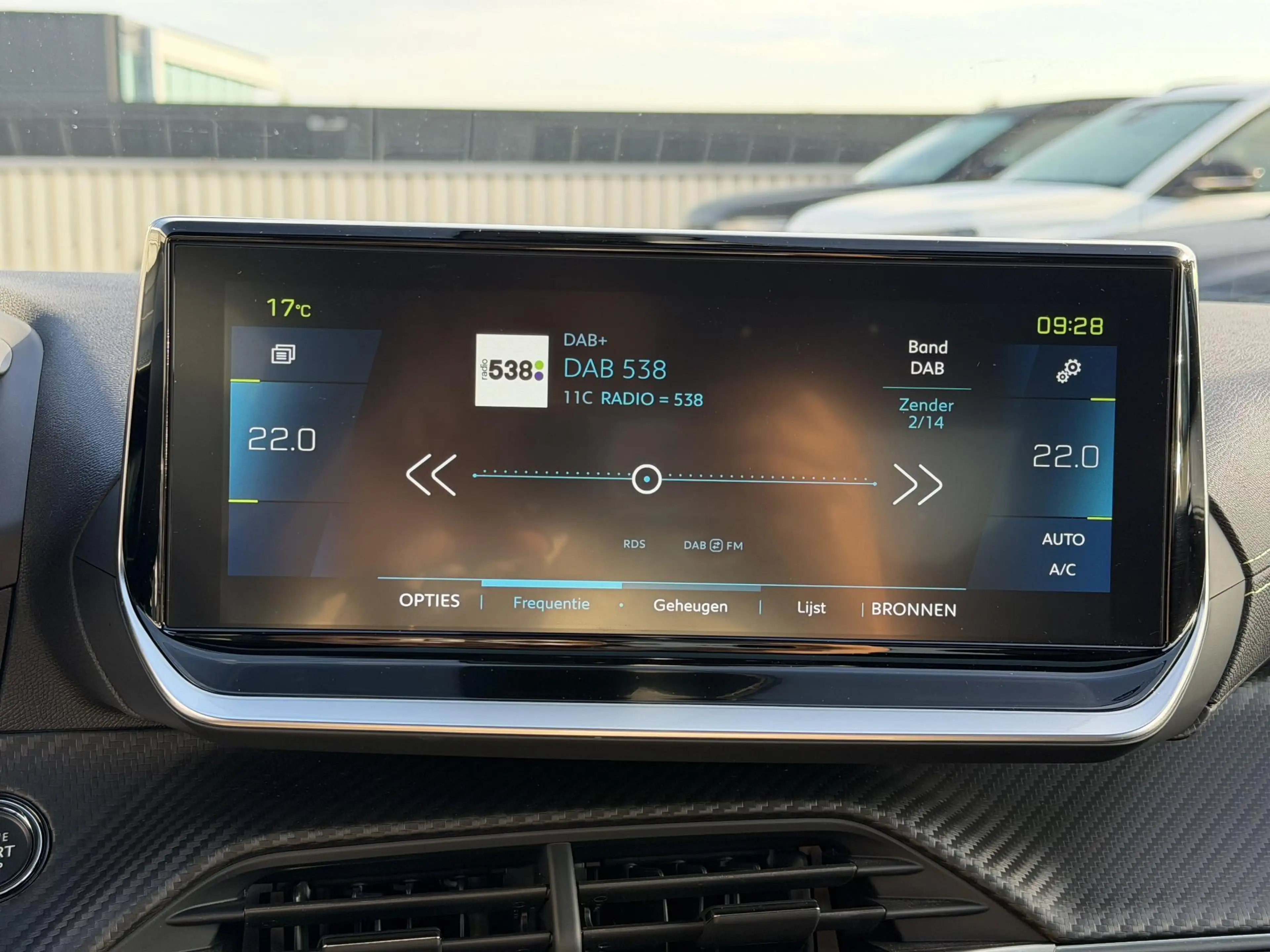 Peugeot e-208 EV GT 350 50 kWh Navigatie | Camera | Panorama Dak — photo 13