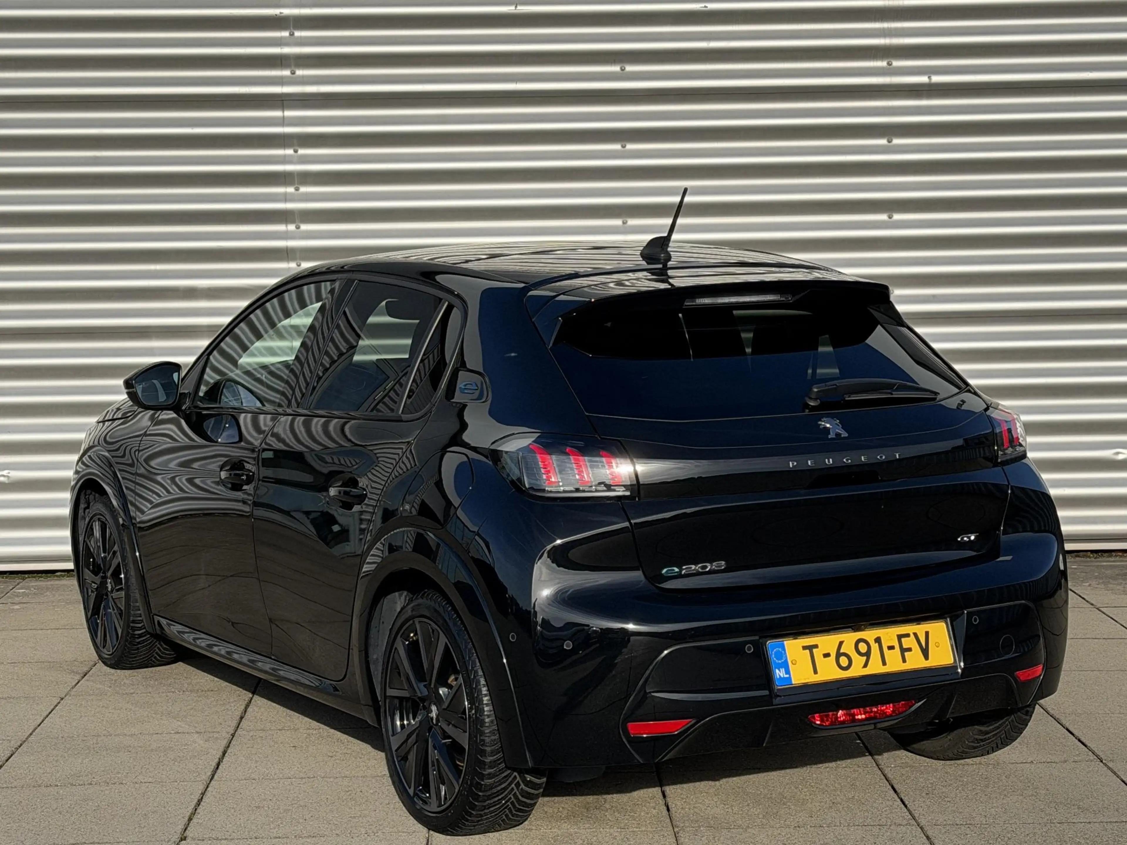 Peugeot e-208 EV GT 350 50 kWh Navigatie | Camera | Panorama Dak — photo 3