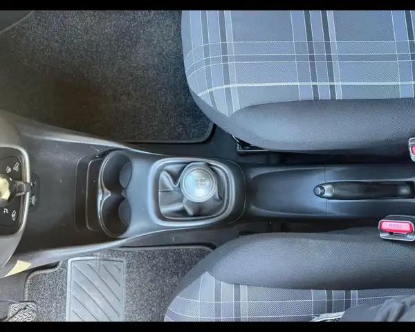 Peugeot 108 view 6