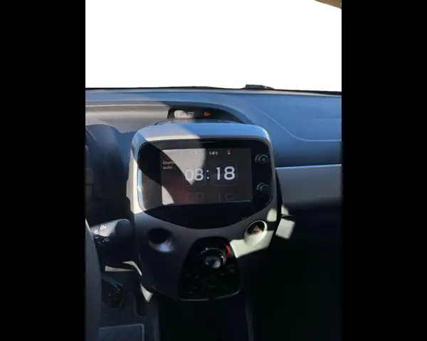 Peugeot 108 view 8