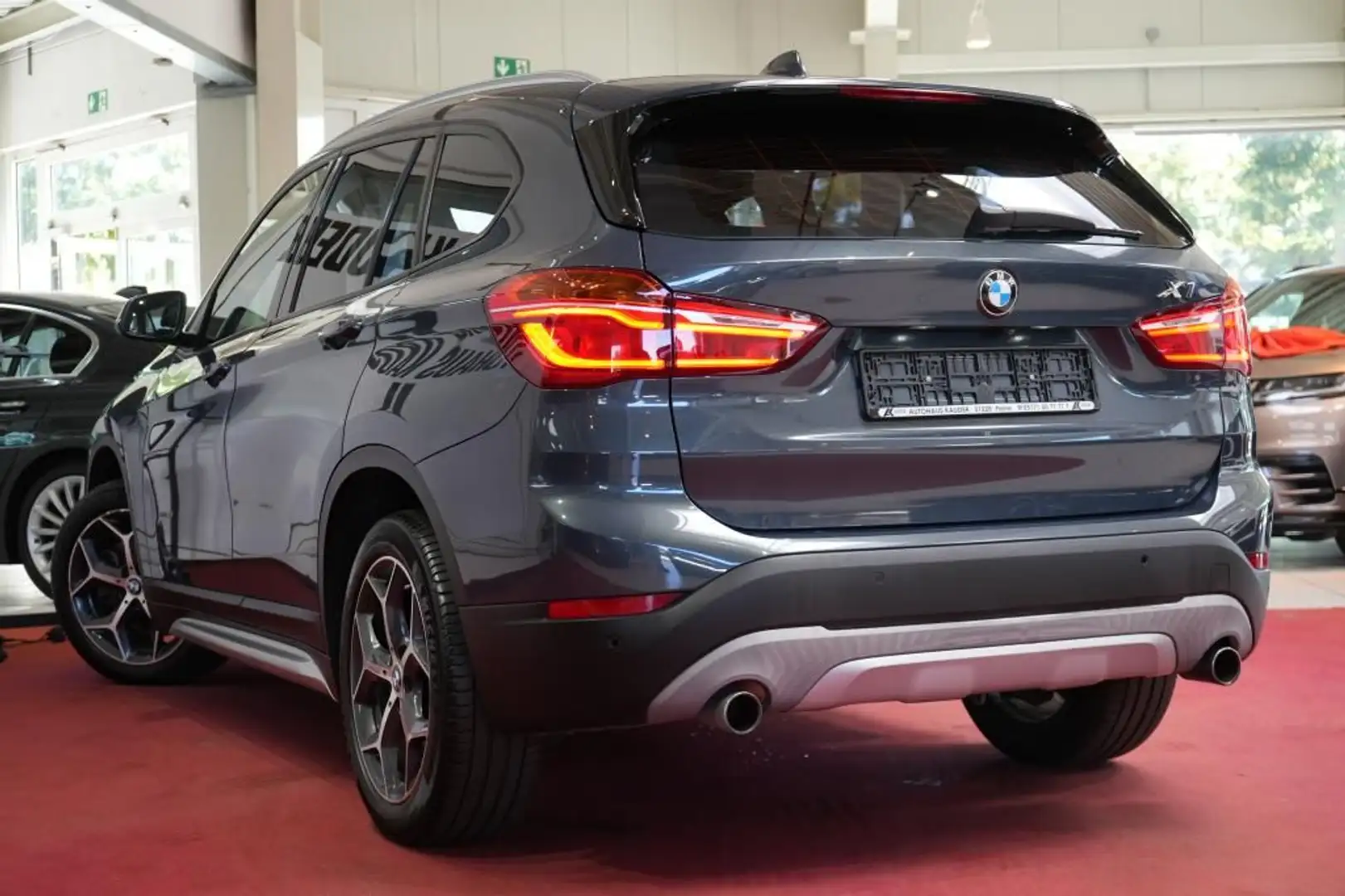 BMW X1 xDrive20d xLine*LED*Navi*Kamera* Gris - 2