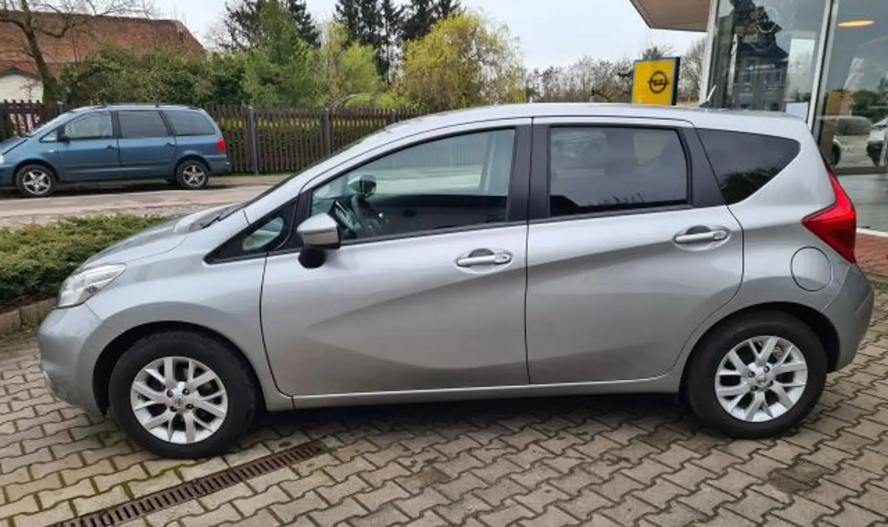 Nissan Note E12 Silber - 2