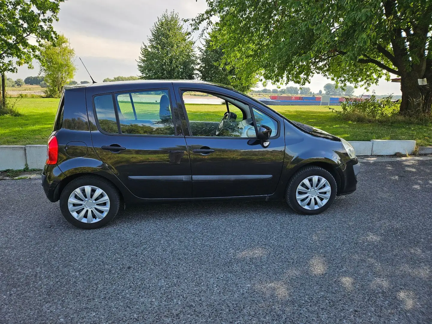 Renault Modus 1.1 Avantage 161.150 km 5-trg. 1 Vorbesitz Schwarz - 1