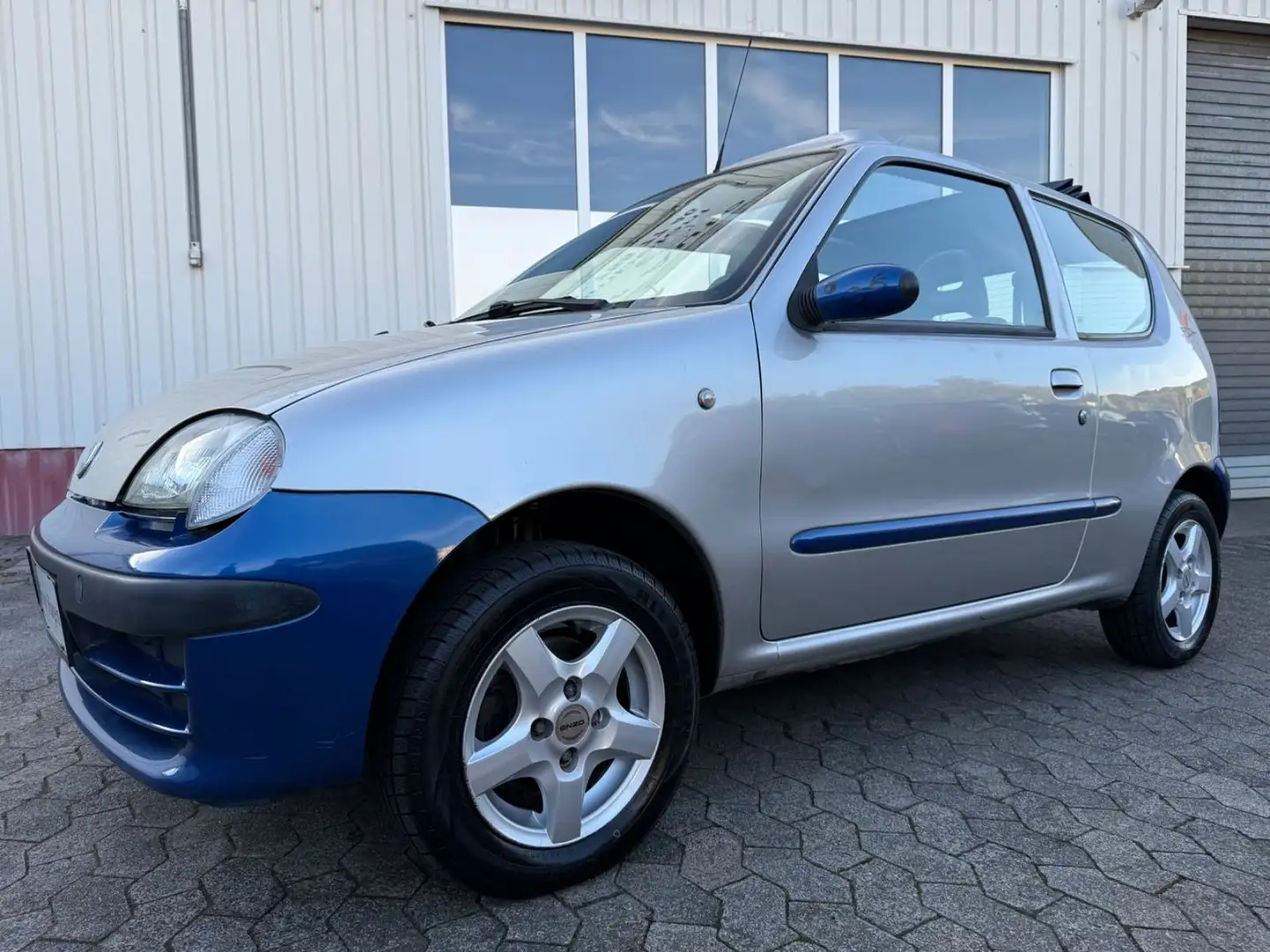 Fiat Seicento 1.1 8V 40kW 54PS Sporting/Brush Silber - 2