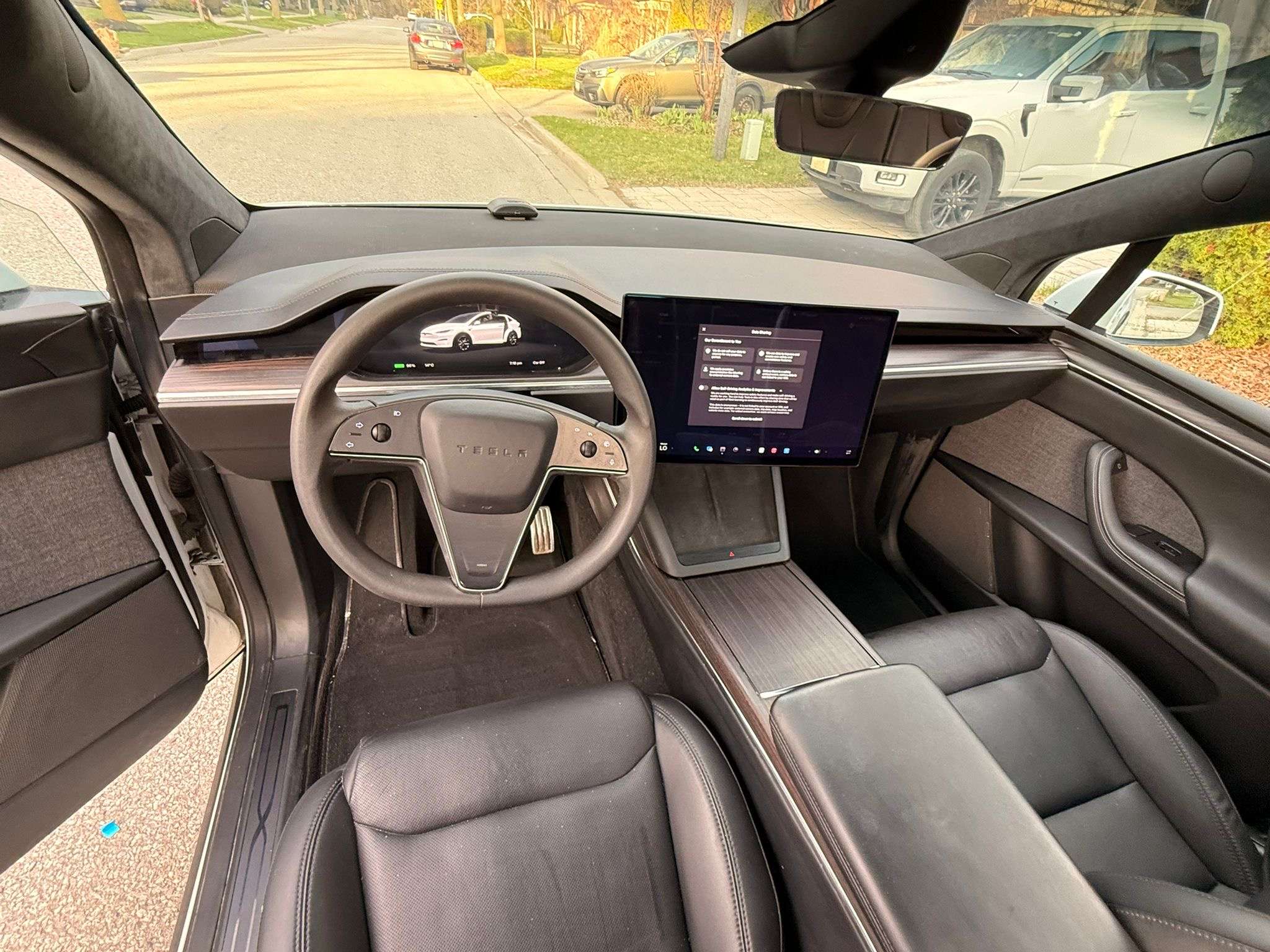 2024 Tesla Model X Long Range, Fully Loaded, Falcon Doors alt 4