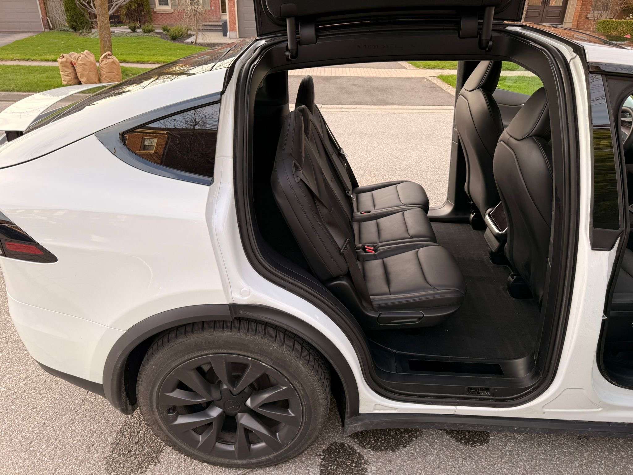 2024 Tesla Model X Long Range, Fully Loaded, Falcon Doors thumb 11
