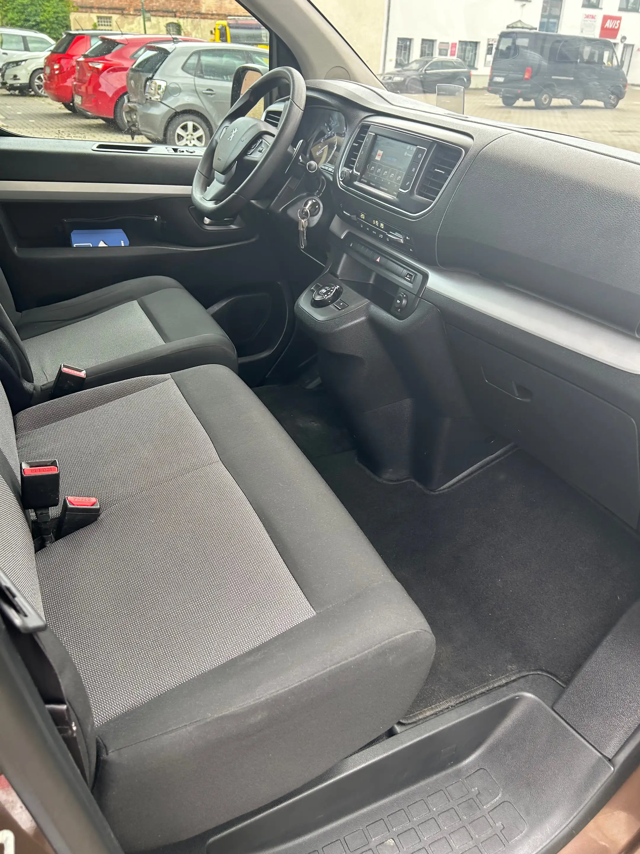 Peugeot Traveller Business L3 — photo 4
