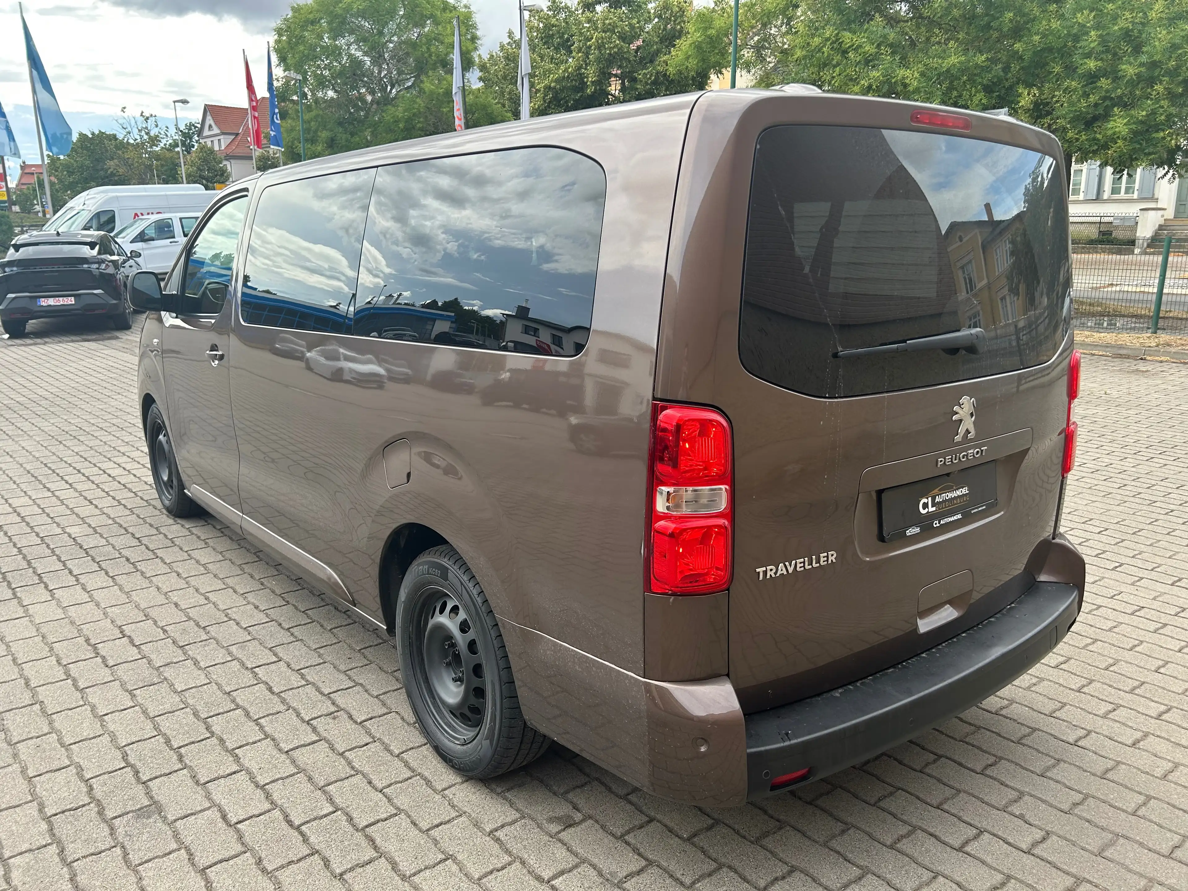 Peugeot Traveller Business L3 — photo 8