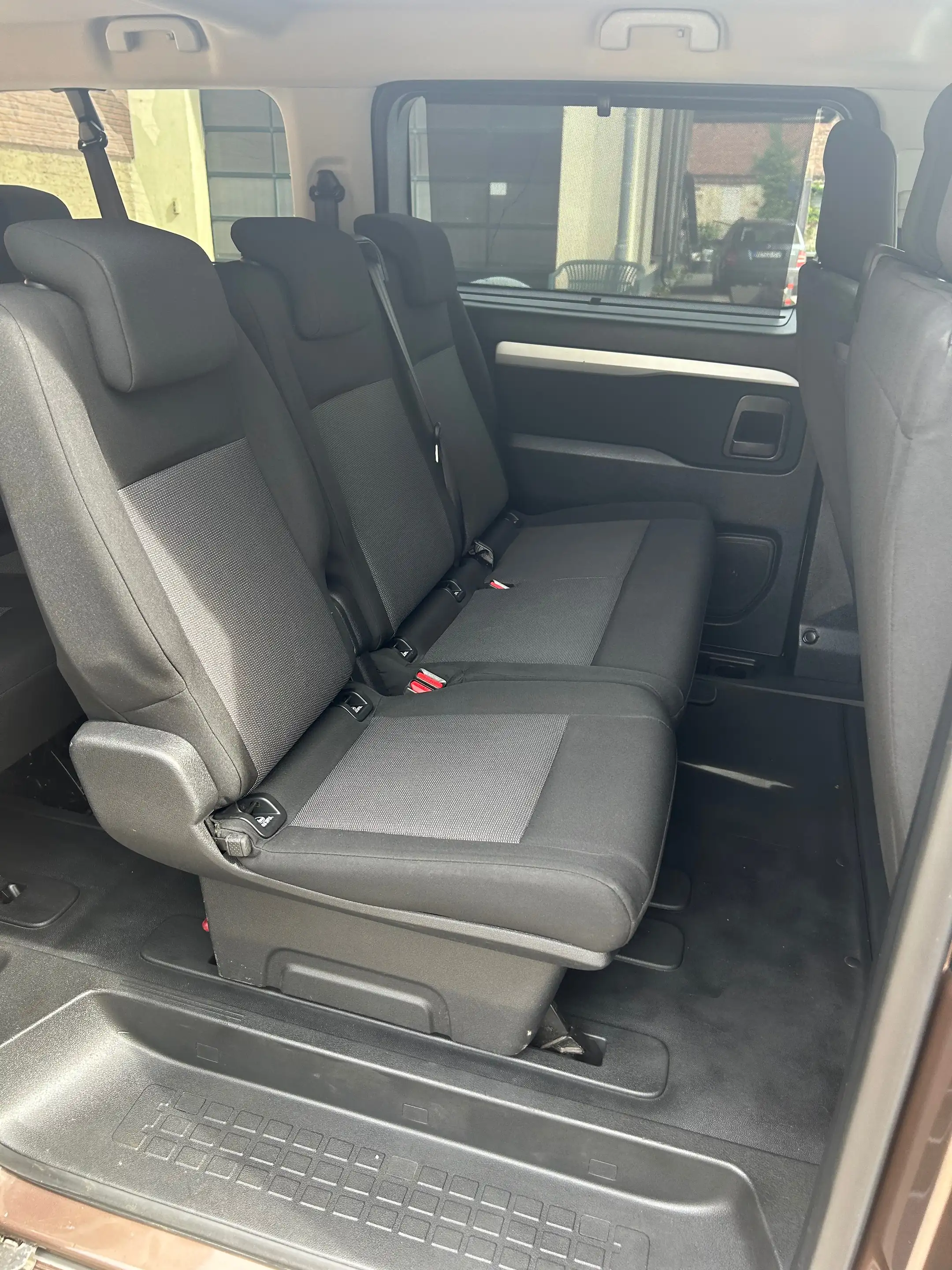 Peugeot Traveller Business L3 — photo 3