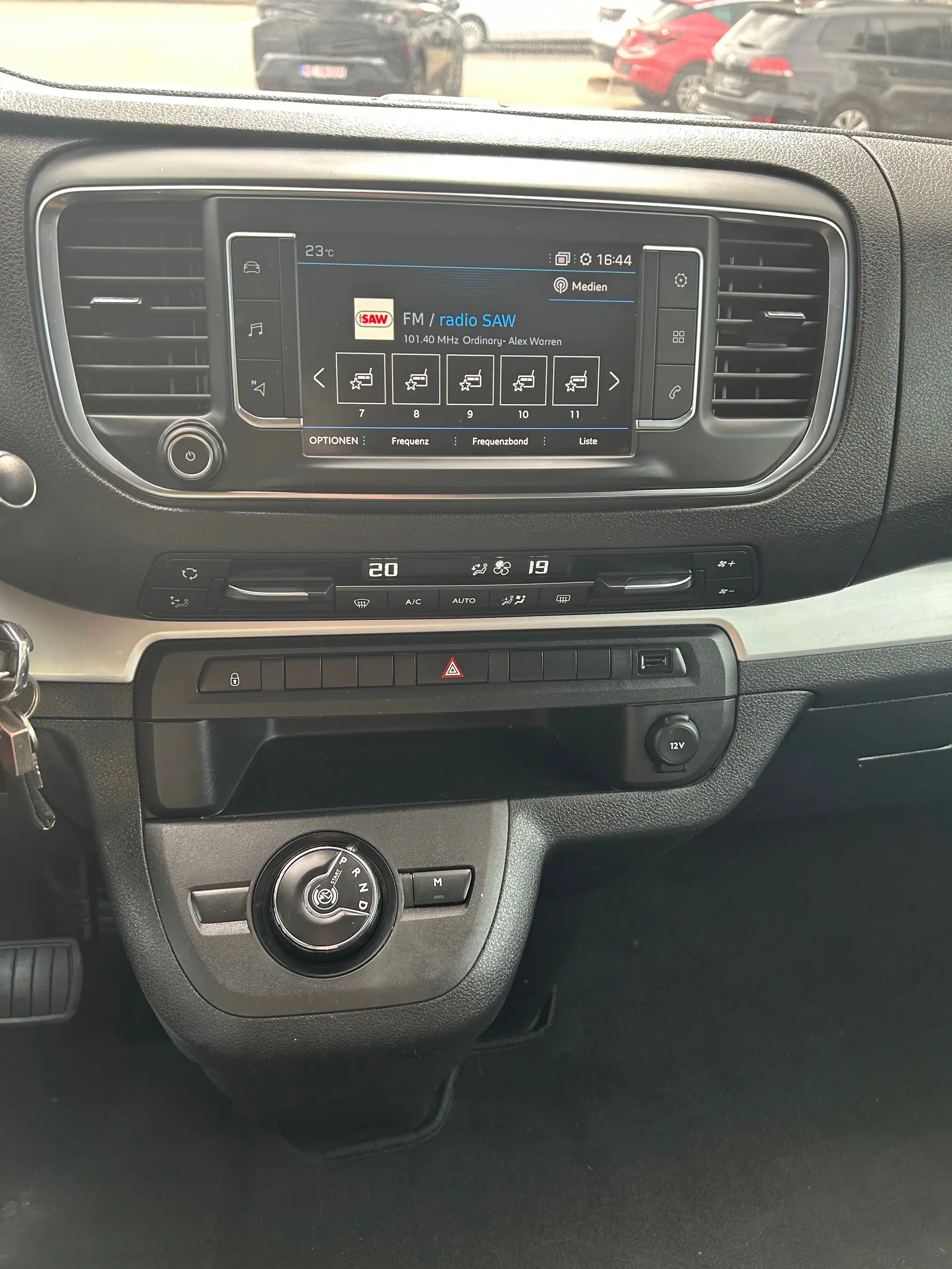 Peugeot Traveller Business L3 — photo 13