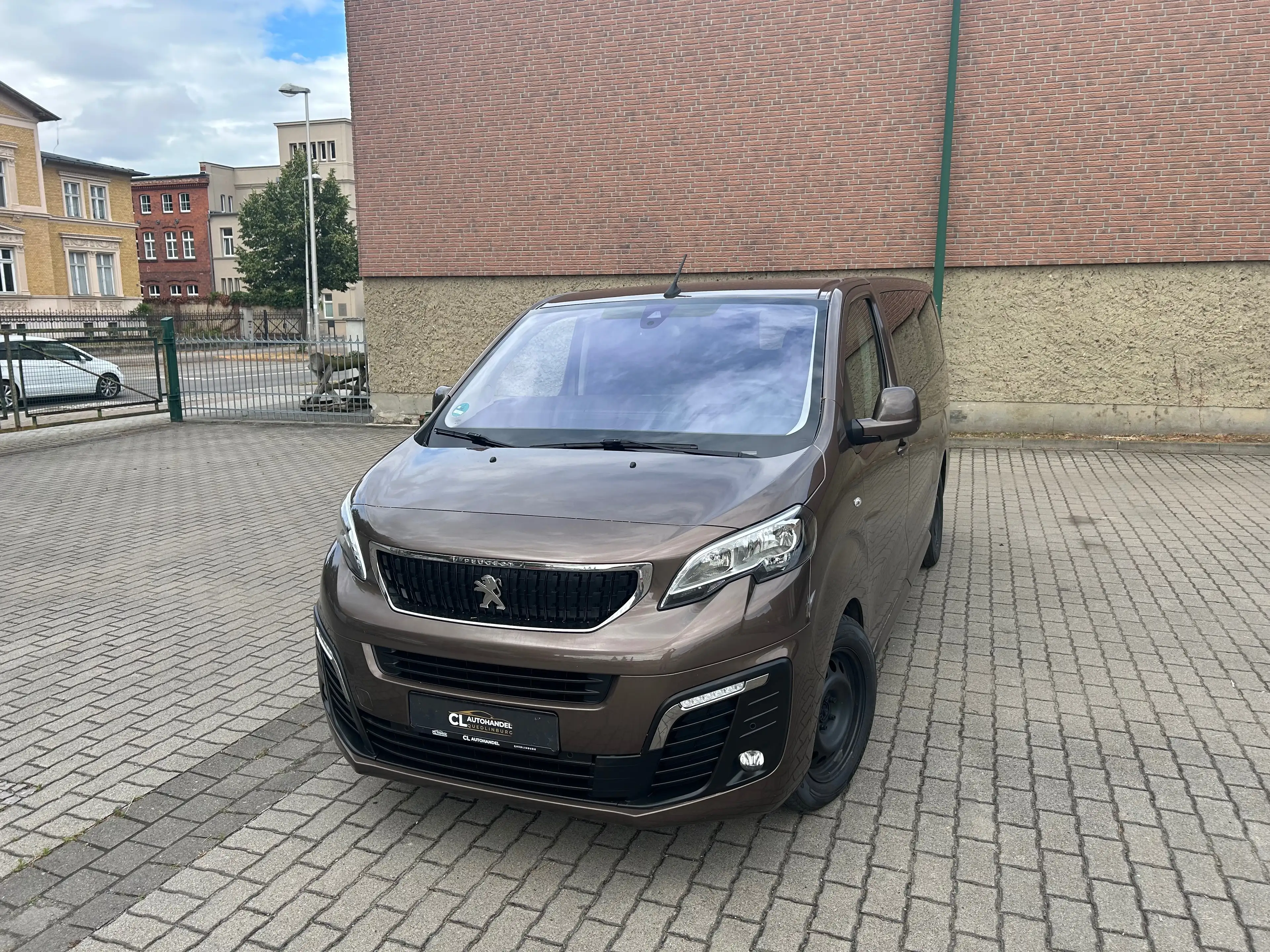 Peugeot Traveller Business L3