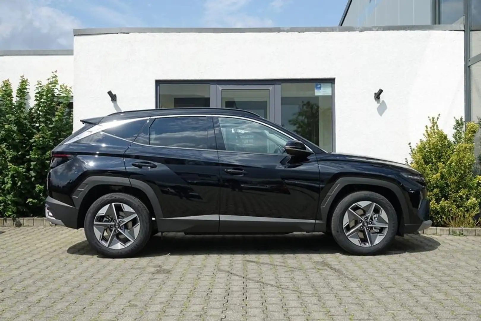 Hyundai TUCSON TREND 48V DCT +Panorama-Glas-Schiebedach! Schwarz - 2