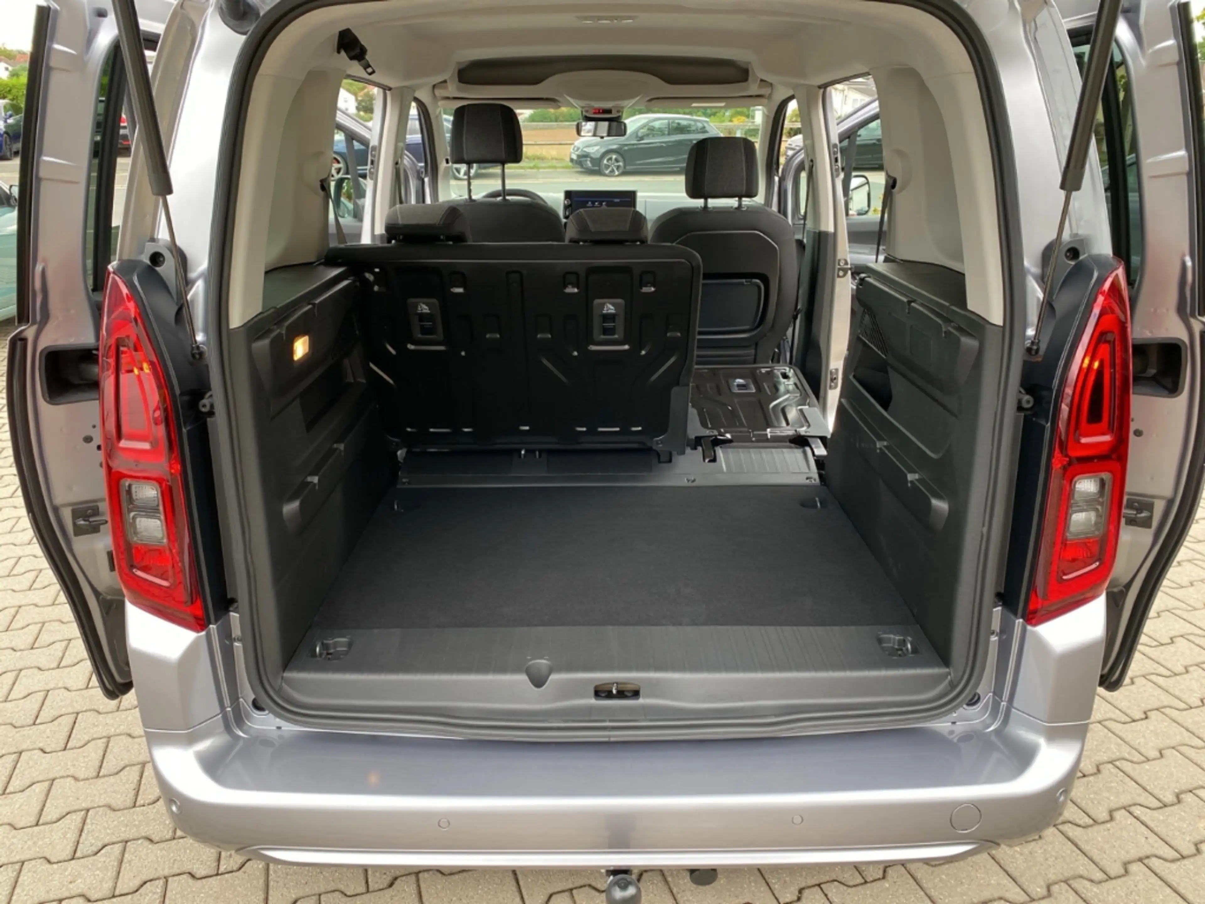 Opel Combo Life Edition 1.5 D * LED PDC SHZ LHZ LM DAB AHK — photo 5