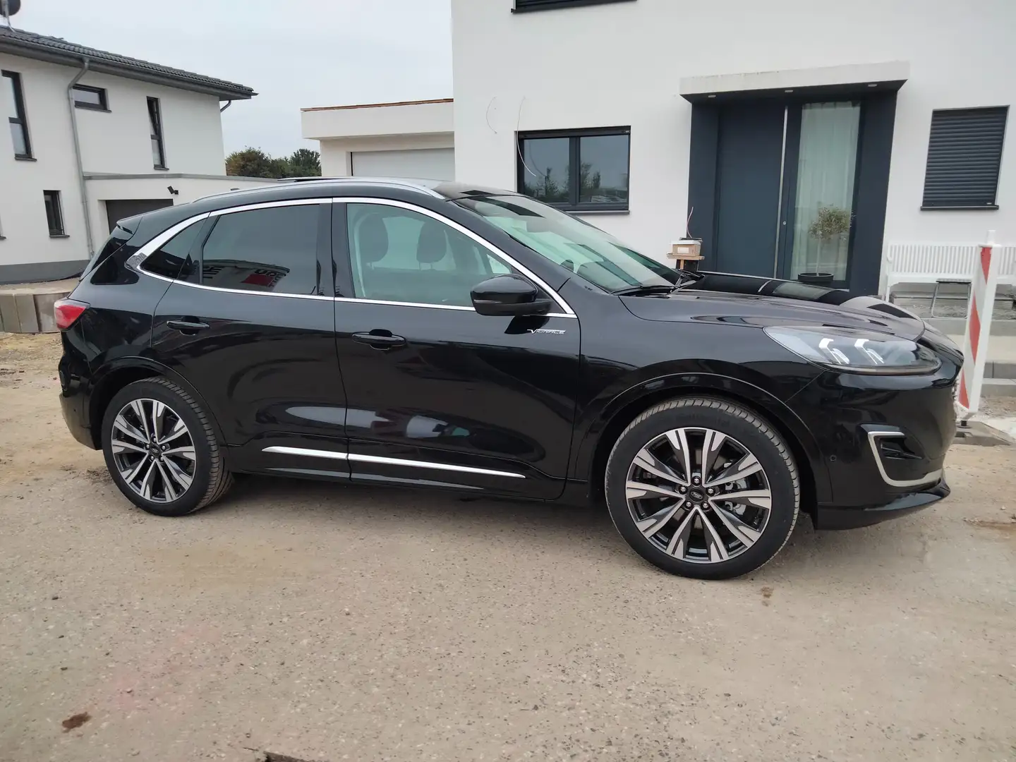 Ford Kuga Vignale Schwarz - 1