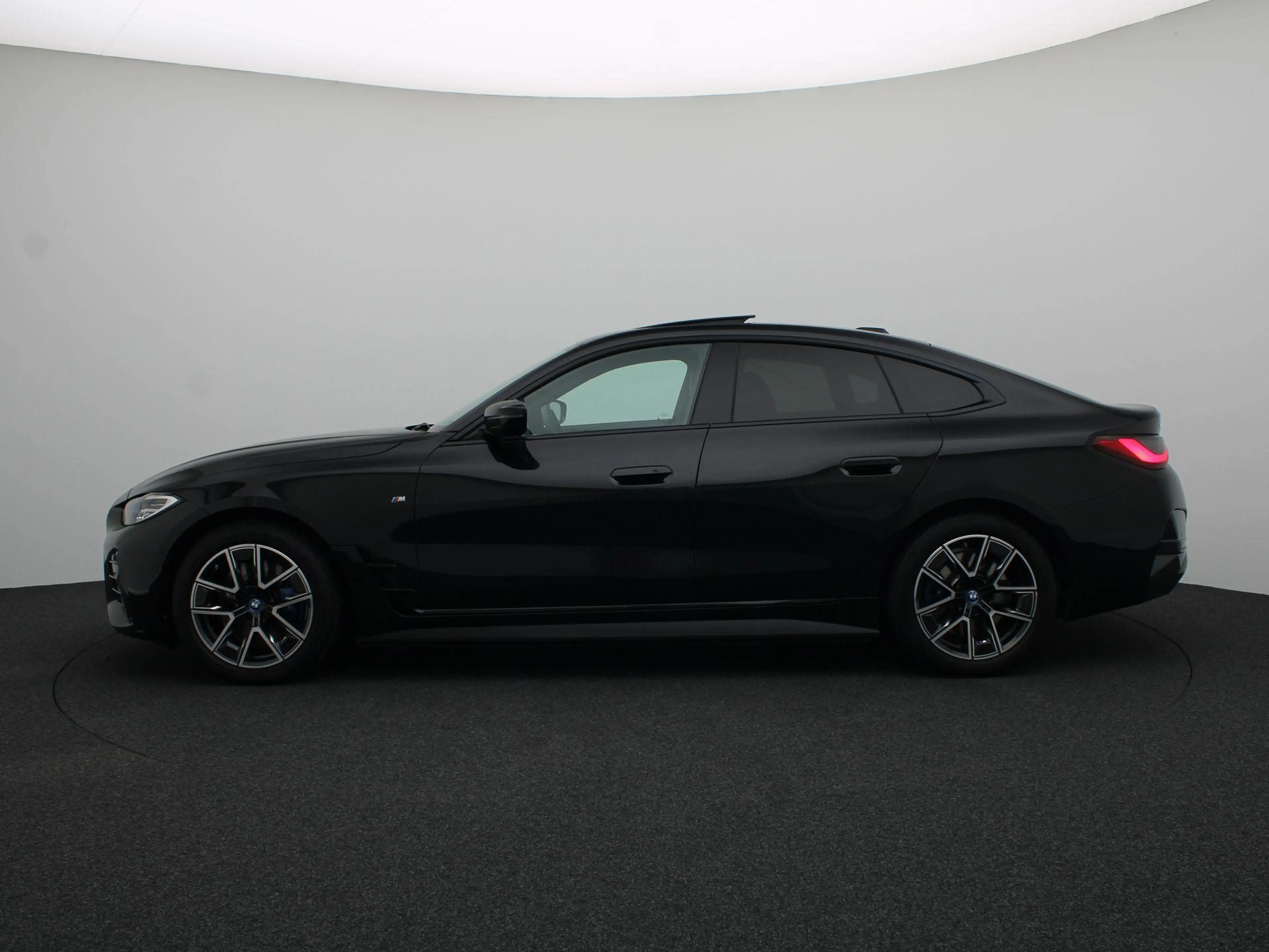 BMW i4 eDrive35 High Executive | M Sportpakket | Safety P — photo 4
