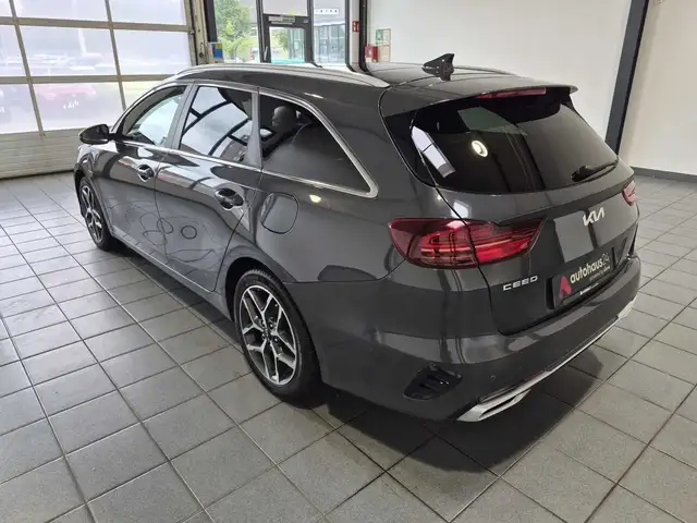 Kia Ceed view 4