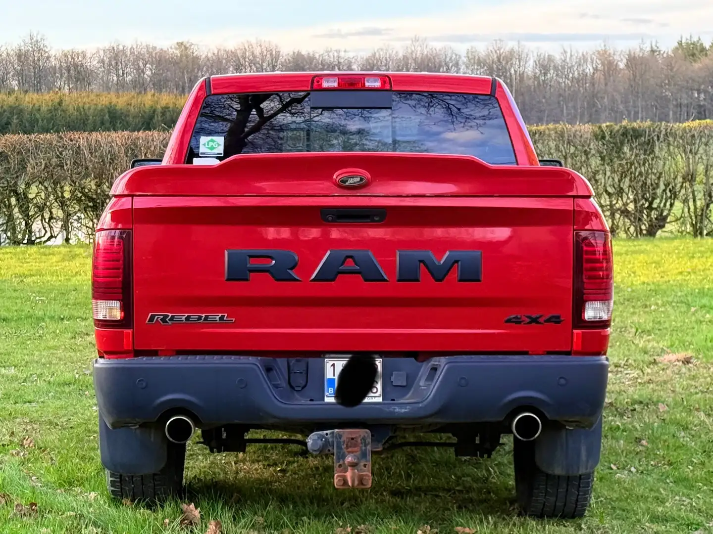 Dodge RAM Dodge RAM Rebel / 5.7 HEMI / V8 Rojo - 2